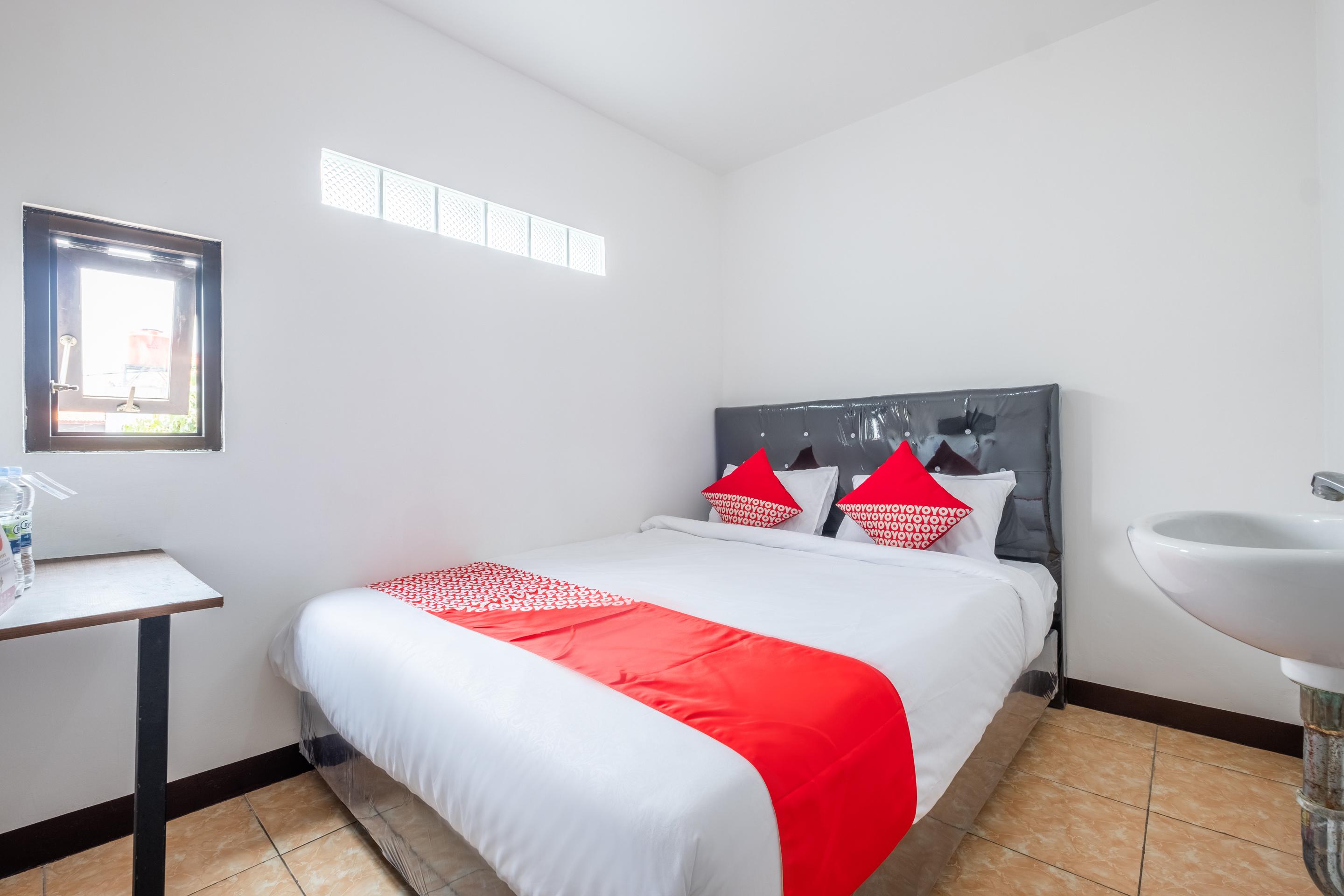 Oyo 1460 Anyelir Residence Чиребон Экстерьер фото