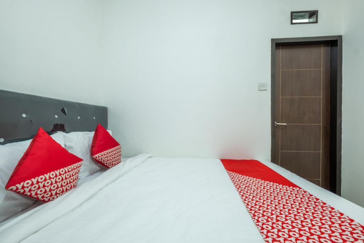 Oyo 1460 Anyelir Residence Чиребон Экстерьер фото